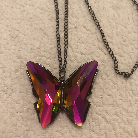 Paparazzi The social butterfly effect multi necklace with earrings - Picture 2 of 3